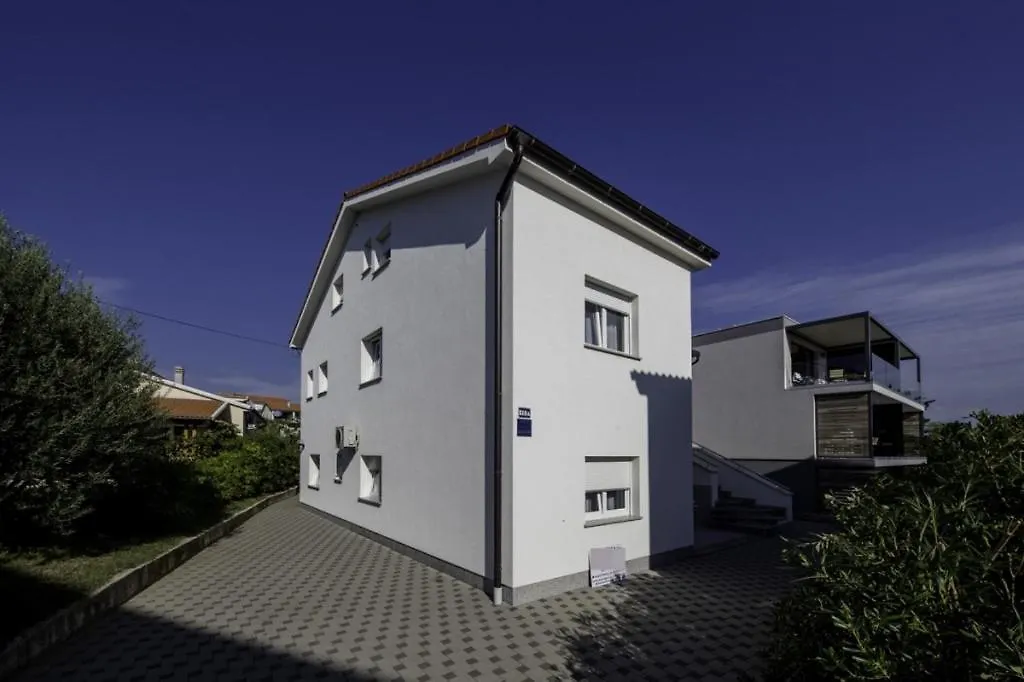 Apartment In Lopar With Terrace, Air Conditioning, Wifi, Dishwasher クロアチア